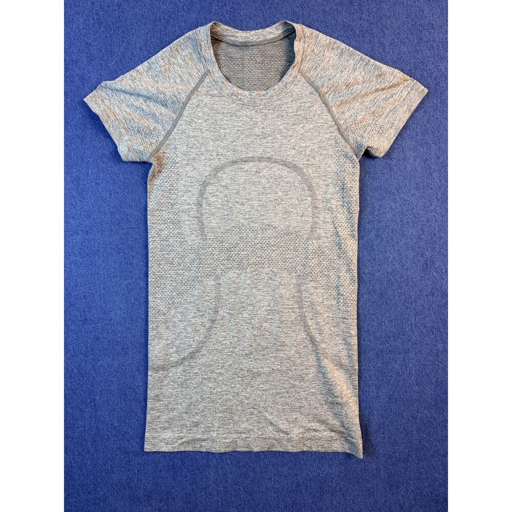 Lululemon Women’s 2 Gray Swiftly Tech Short Sleeve Athletic Running Shirt